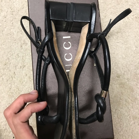 ❌SOLD❌💯 Authentic GUCCI strappy sandals in black - Picture 6 of 7